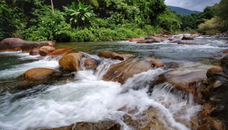 "ทุ่งเพล" ลำธารทิวเขาที่เขียวขจี จ.จันทบุรี