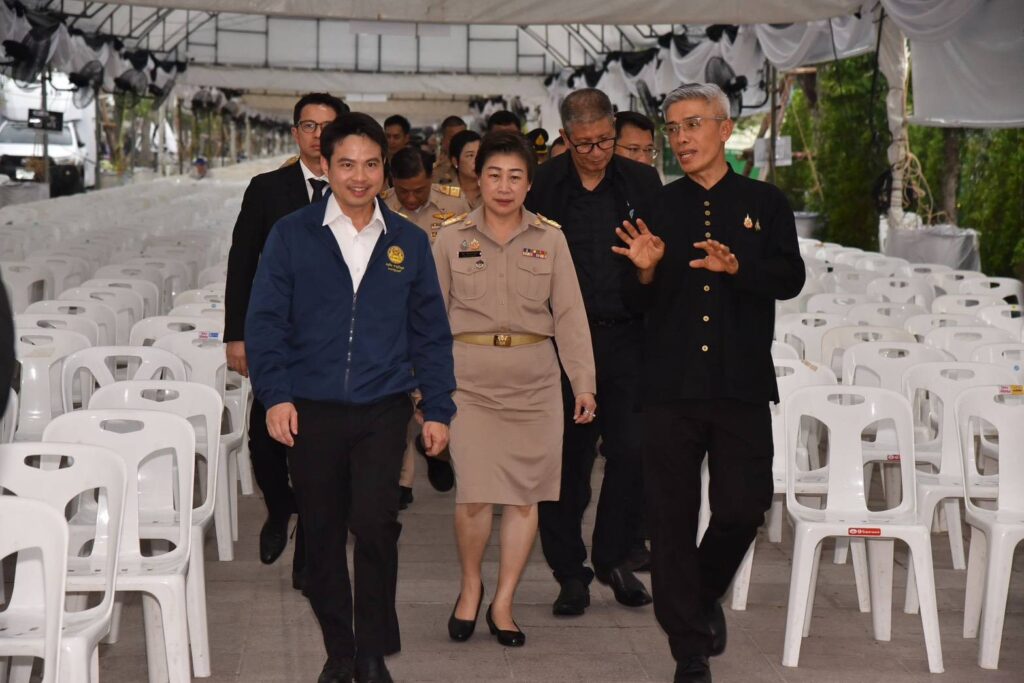 เปิดให้เข้ากราบถวายบังคมพระบรมศพ วันที่ 2 เป็นไปด้วยความเรียบร้อย ประชาชนหลั่งไหลจากทั่วสารทิศ กทม. บูรณาการทุกหน่วยงานอำนวยความสะดวกครบวงจร